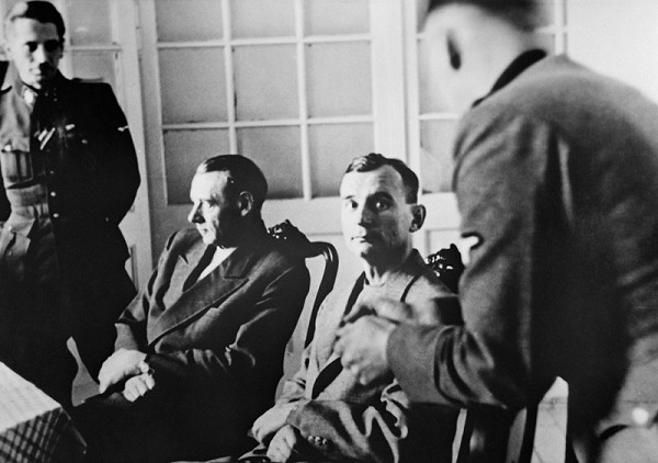Neznámy autor – Generál Rudolf Viest a generál Ján Golian pri výsluchu v Bratislave