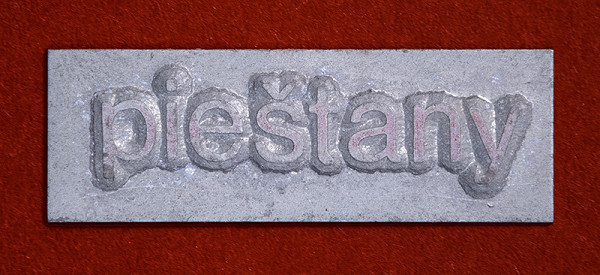 Alina Ferdinandy – Reliéf nápisu "Piešťany" I. 