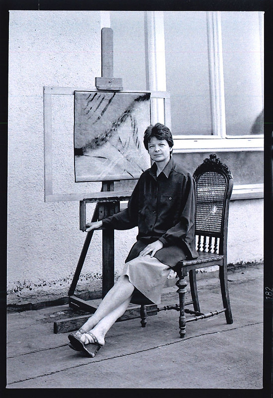 Zdeněk Smieško – Akad. mal. Margita Balšianková - Lacková, pred ateliérom Michala Lacka na Štúrovej ulici 