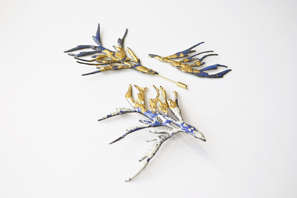 Annamária Mikulík. Súčasný smaltový šperk, 2020. Súkromný archív autorky.
